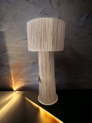 Lampe en Raphia Naturel – Éclairage Bohème Chic et Élégant | Fleur Azur Saint-Sébastien-sur-Loire proche Nantes Lampe en Raphia Naturel – Éclairage Bohème Chic et Élégant | Fleur Azur Saint-Sébastien-sur-Loire proche Nantes
