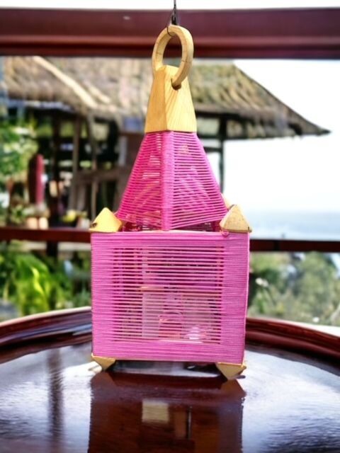 Lampe Artisanale Marocaine Rose en Fibres Tressées – Fleur Azur Nantes