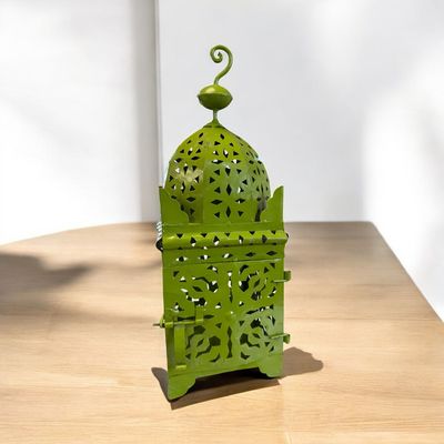 Lanterne Marocaine Verte en Métal Ajouré – Fleur Azur Nantes