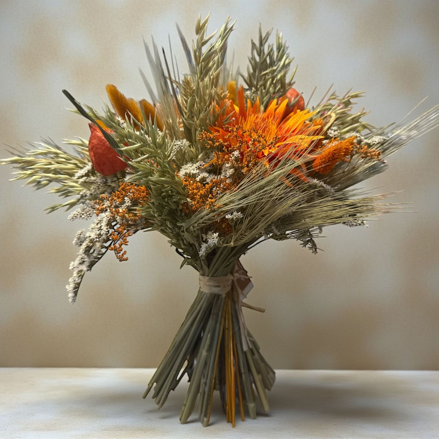 Bouquet Sec Orange – Bouquet Bohème Chic en Fleurs Séchées | Fleur Azur Saint-Sébastien-sur-Loire proche Nantes Bouquet Sec Orange – Bouquet Bohème Chic en Fleurs Séchées | Fleur Azur Saint-Sébastien-sur-Loire proche Nantes
