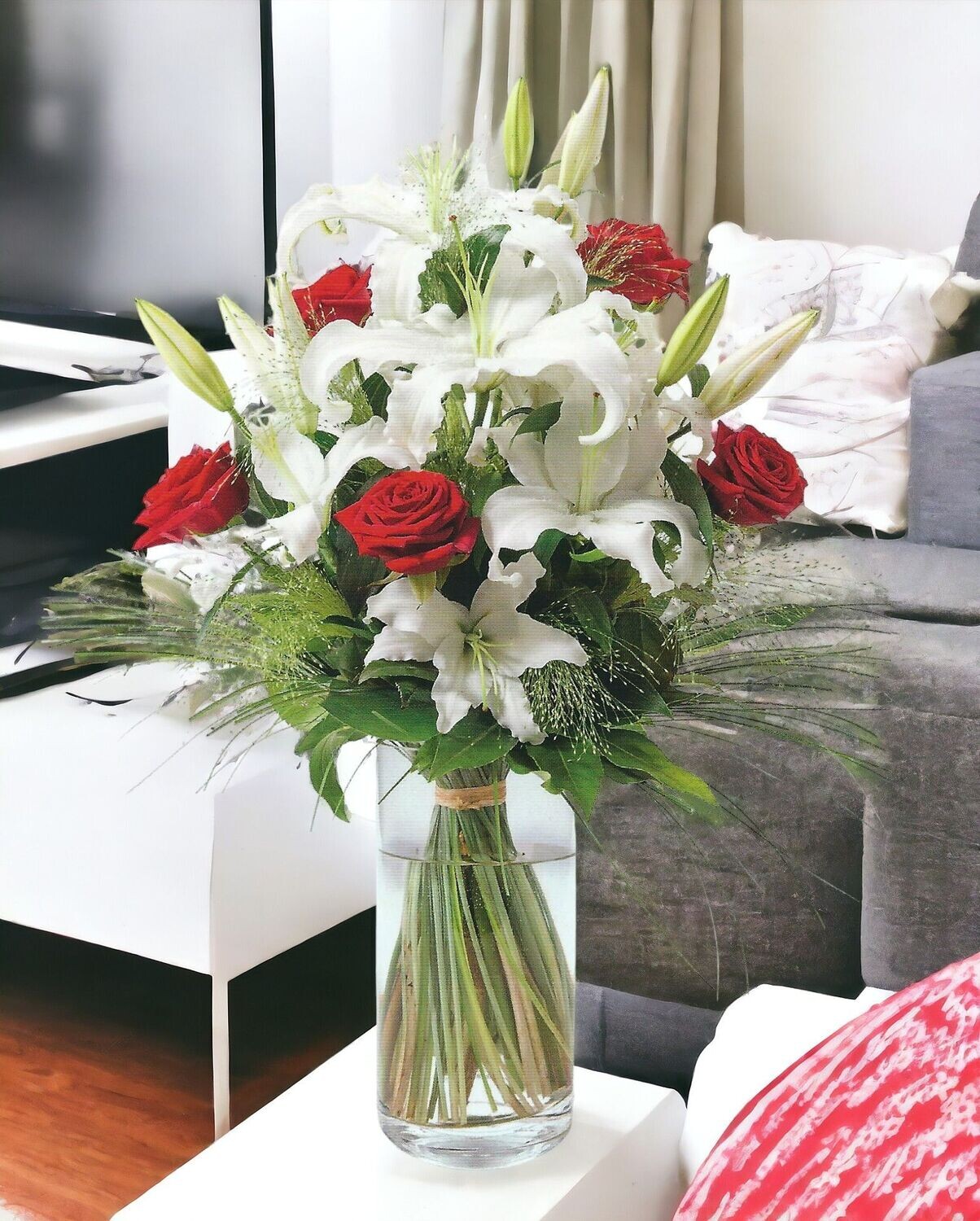 Bouquet de Lys Blancs et Roses Rouges – Élégance & Passion | Fleur Azur Bouquet de Lys Blancs et Roses Rouges – Élégance & Passion | Fleur Azur