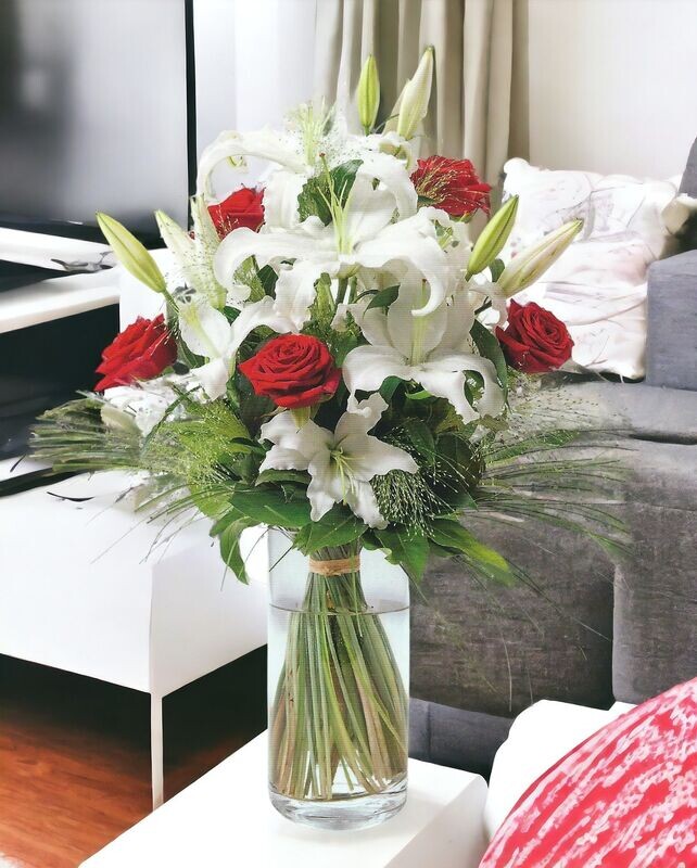 Bouquet de Lys Blancs et Roses Rouges – Élégance & Passion | Fleur Azur