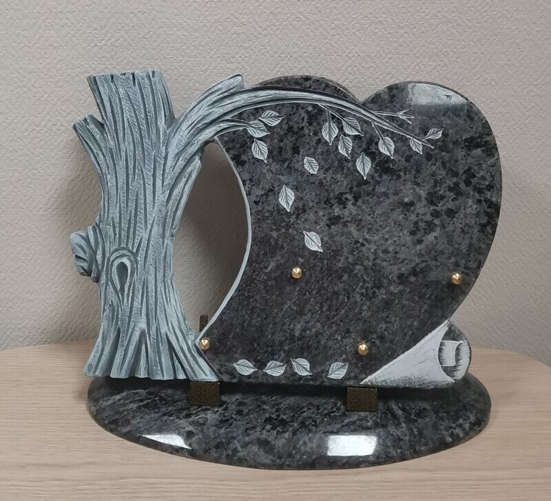 Plaque avec arbre sculpté