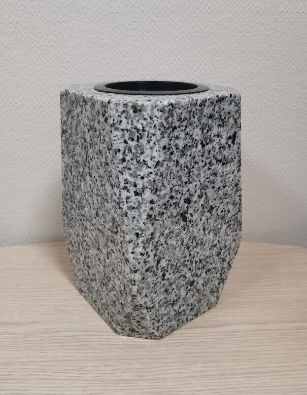 Vase en granit