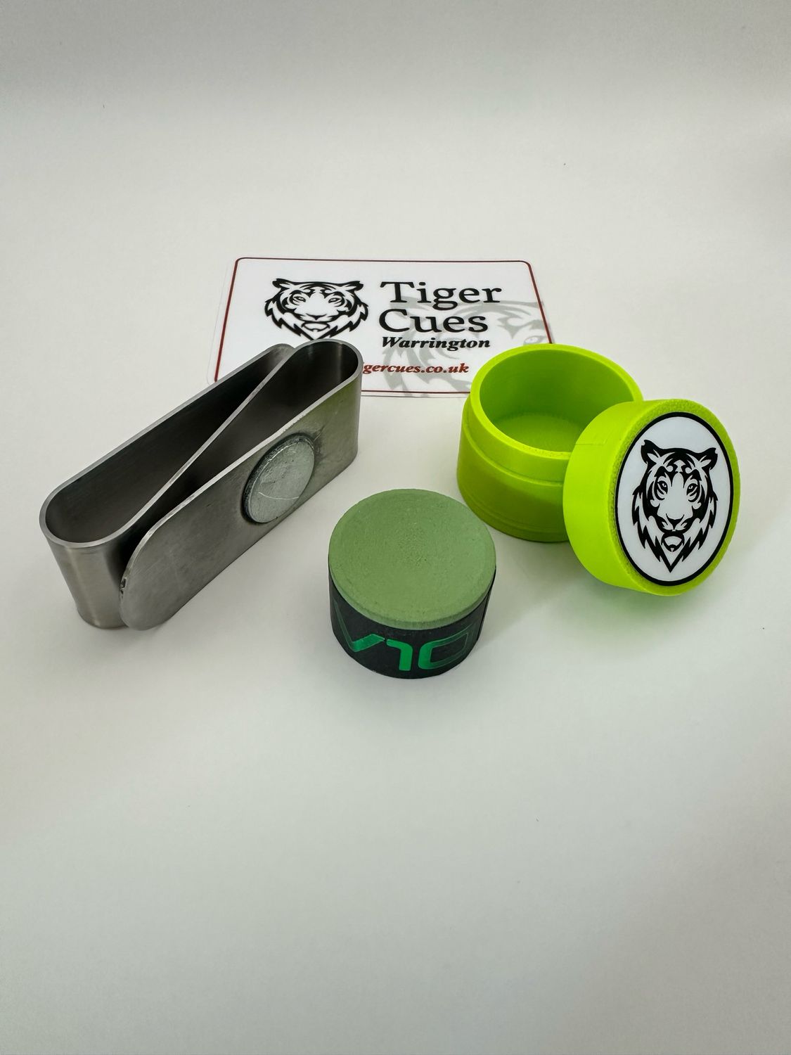 Taom Chalk v10 &amp; Magnetic Holder Pot &amp; Belt Clip