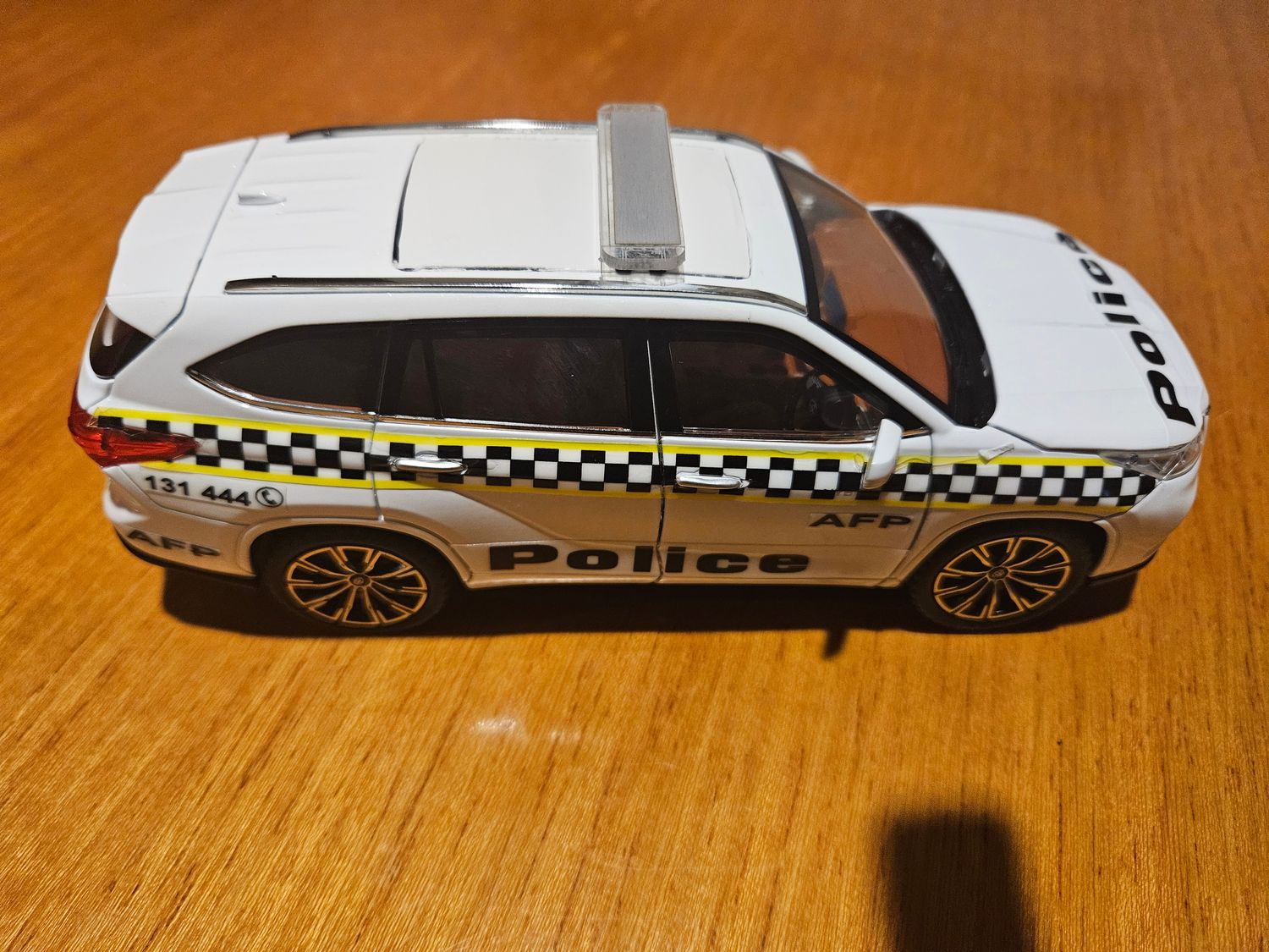 1:24 Scale Diecast Model Car Australian Federal Police Toyota Kluger