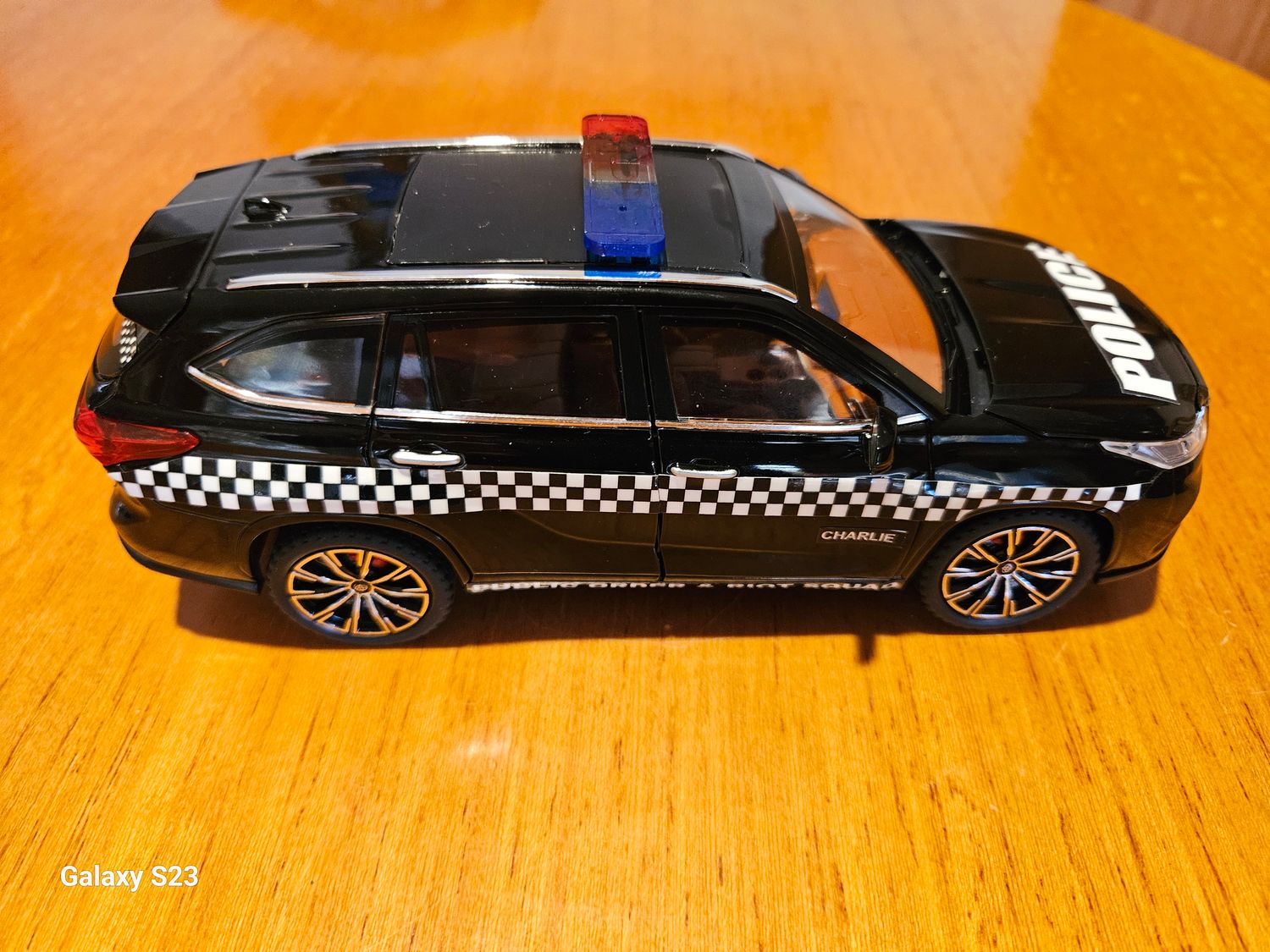 NEW SOUTH WALES POLICE PUBLIC ORDER TOYOTA KLUGER.