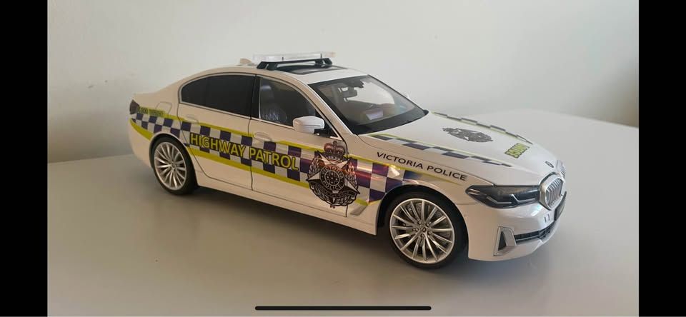 1:18 SCALE PRE ORDER VICTORIA POLICE HIGHWAY PATROL BMW SEDAN FULLY LITE UP