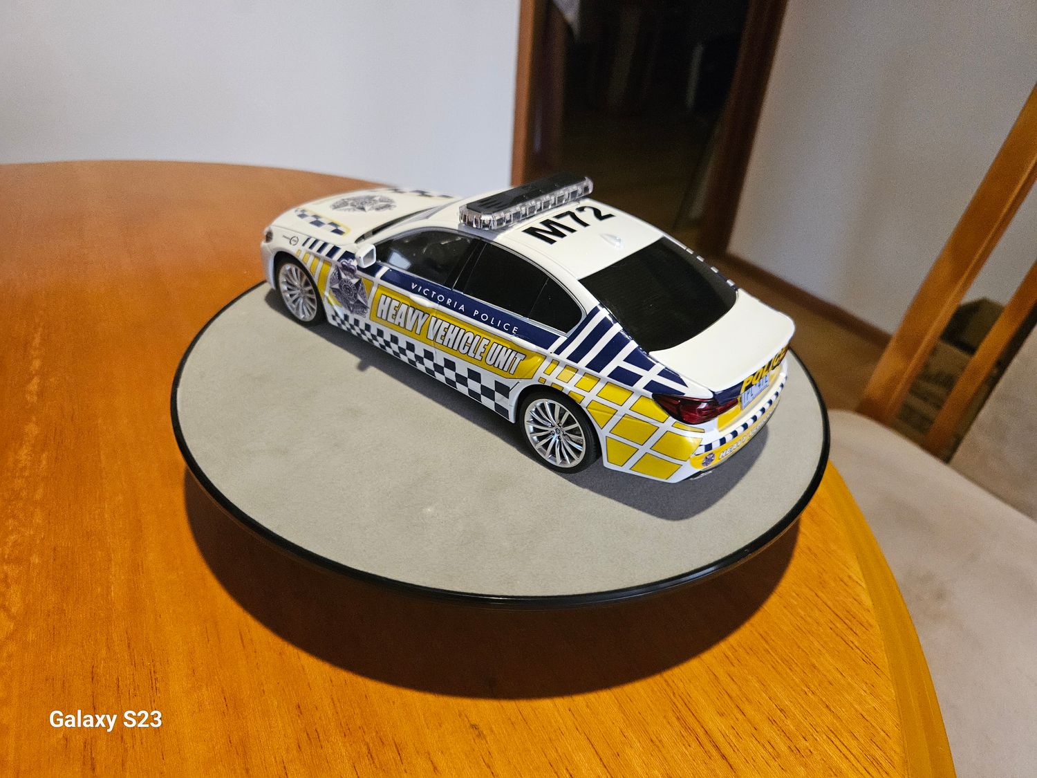 PRE ORDER 1:18 SCALE VICTORIA POLICE HEAVY VEHICLE UNIT BMW  SEDAN FULLY LITE UP