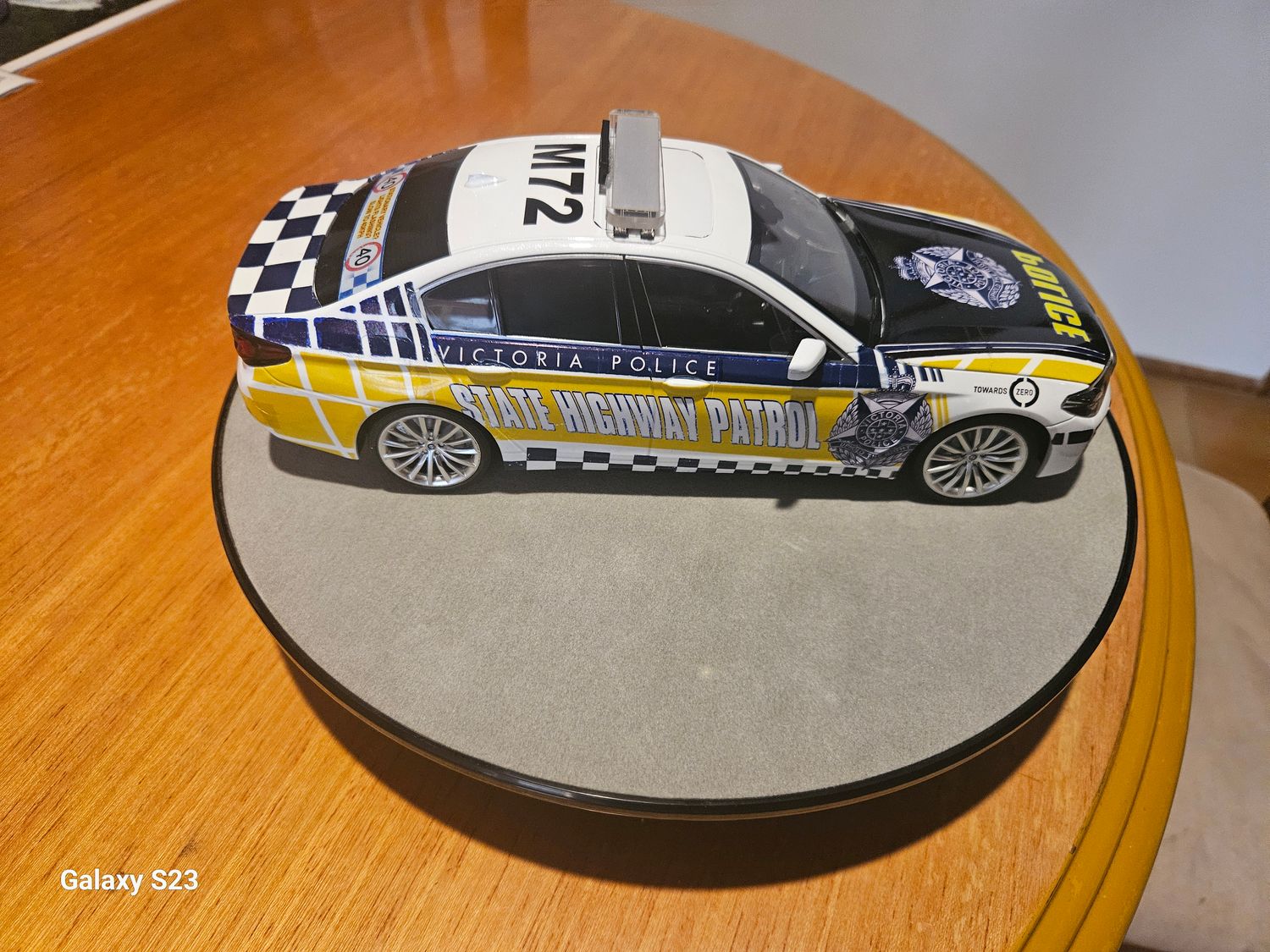 1:18 SCALE PRE ORDER VICTORIA POLICE STATE HIGHWAY PATROL BMW SEDAN