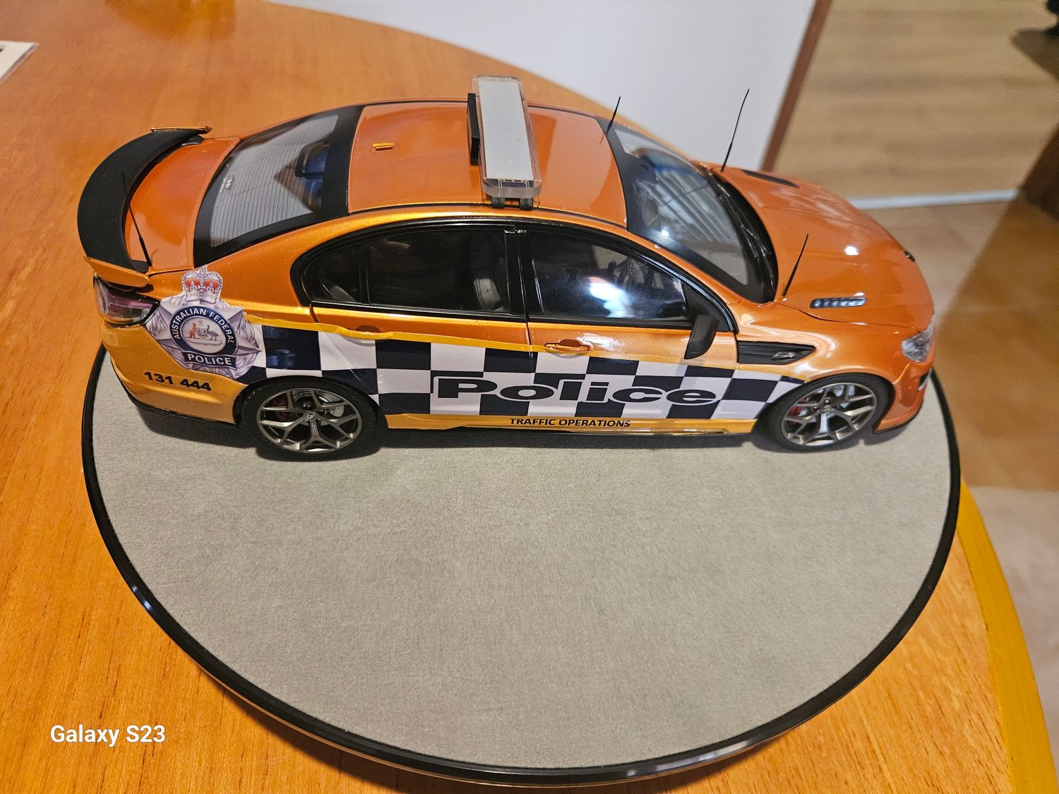 1:18 AFP TRAFFIC OPERATION HOLDEN COMMODORE
