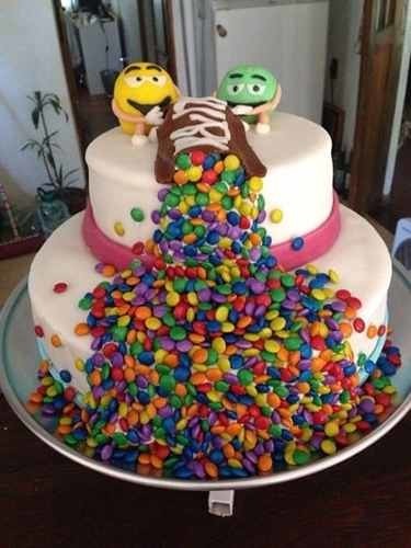 torta de dos piso con diseño 