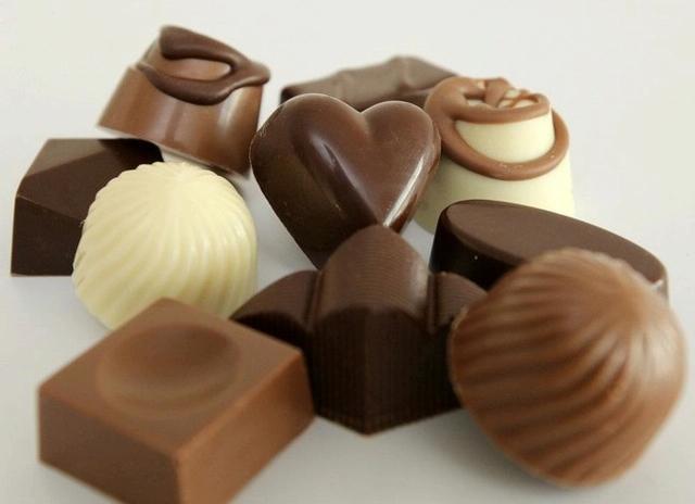 chocolate con relleno de puro chocolate 