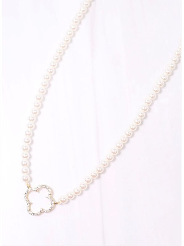 Tyrone Pearl Necklace with Clover IVORY