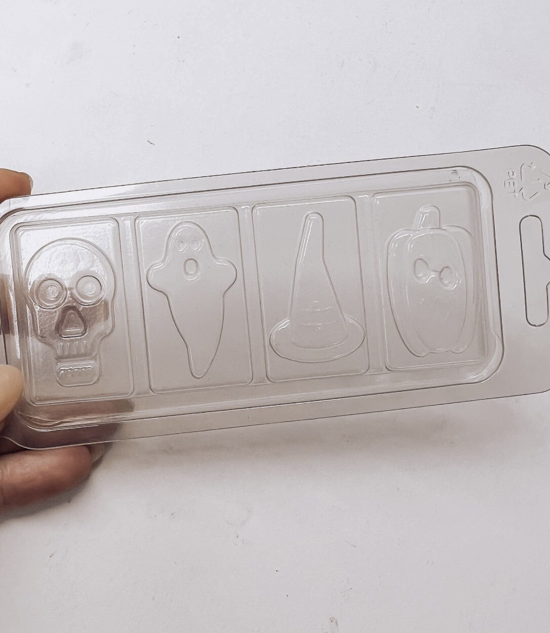 Halloween clamshell snap bar