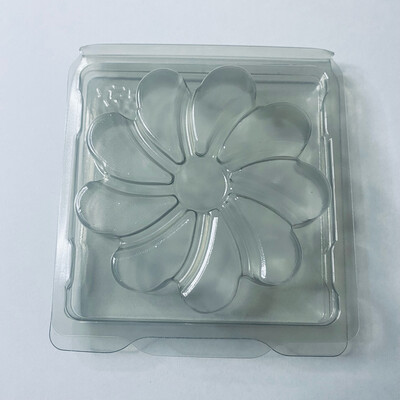 Clamshell rosace