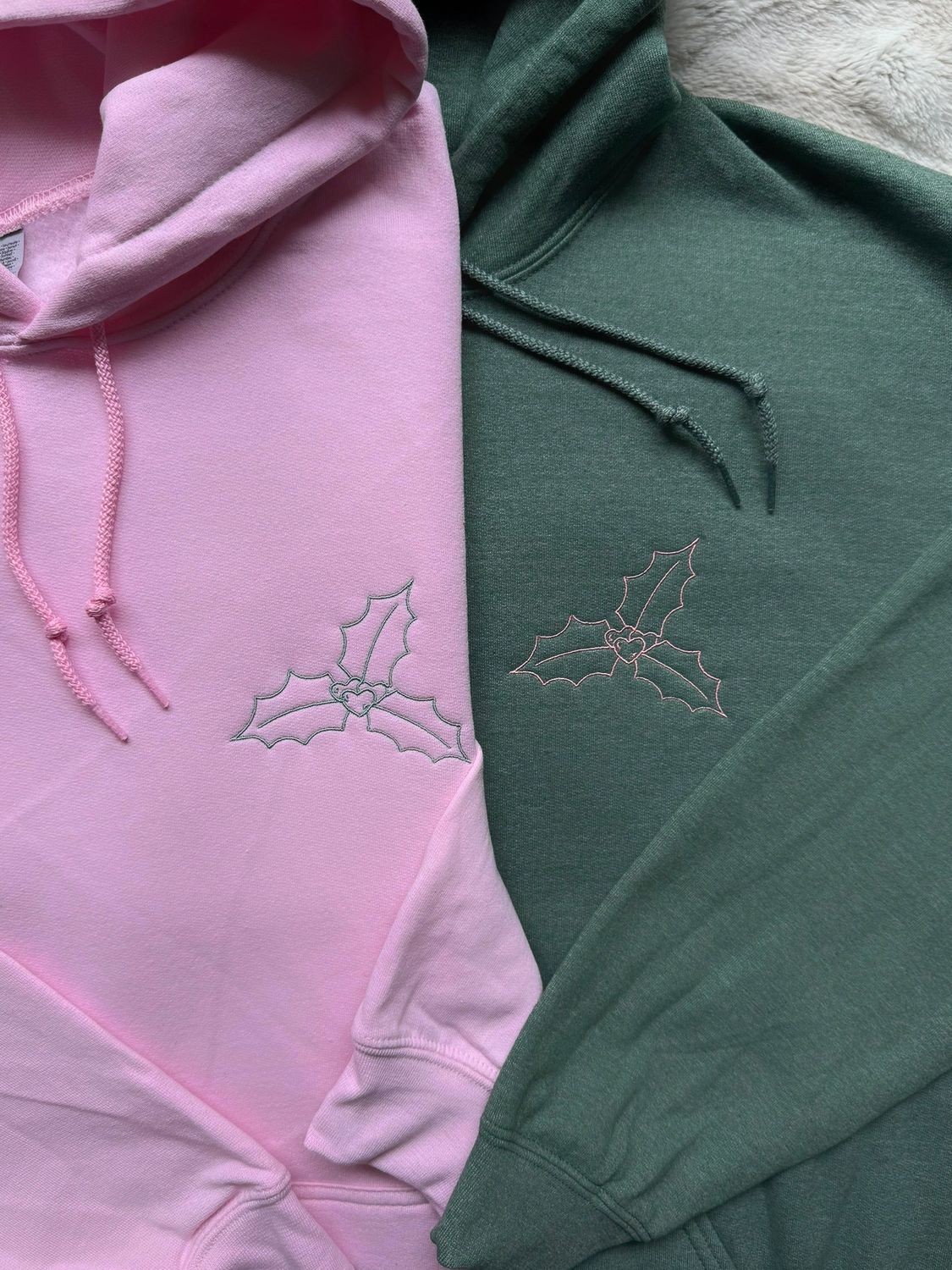 Mistletoe Love Matching Couples Set - custom sleeves &amp; roman numerals under design option