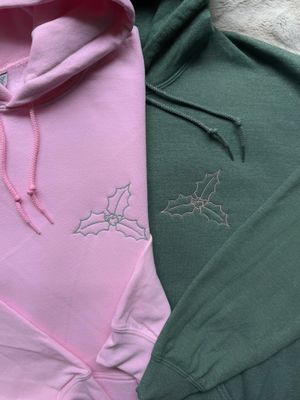 Mistletoe Love Matching Couples Set - custom sleeves &amp; roman numerals under design option