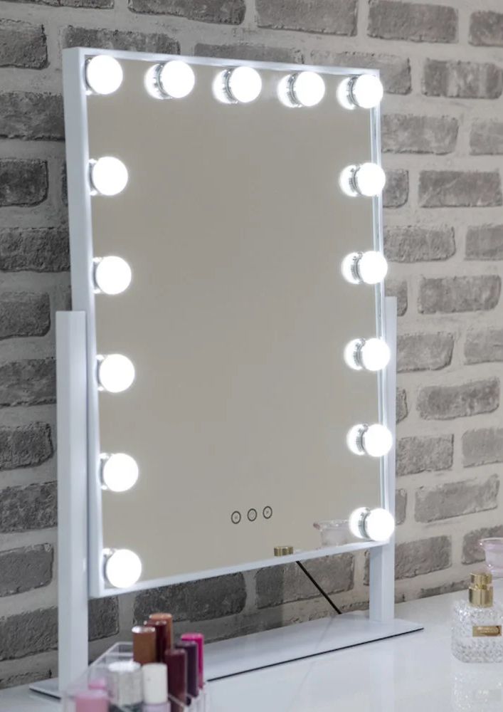 Hollywood California Mirror 460 x 580 mm PORTRAIT | 15 Bulb