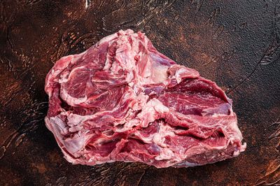 Nackensteak vom Wildschwein ohne Knochen