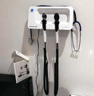 Otoscopio y oftalmoscopio.