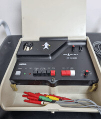 Electrocardiograma portátil años 60-70. Alquiler equipos medicos.