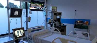 Unidad de cuidados intensivos completa.