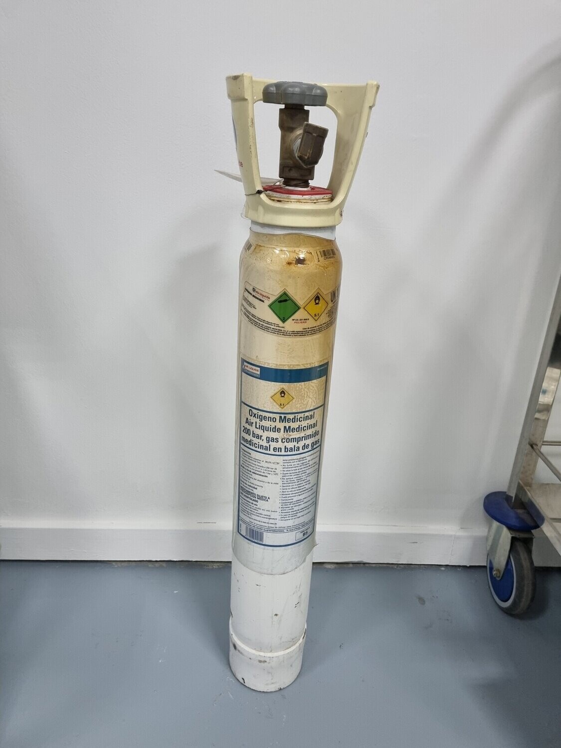 Botella de oxigeno medicinal.