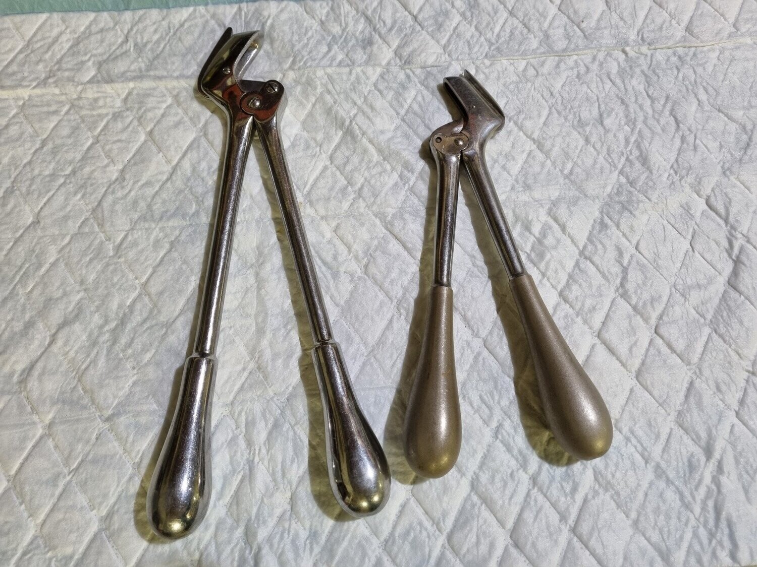Costotomo autopsias. Cizalla parrilla costal.