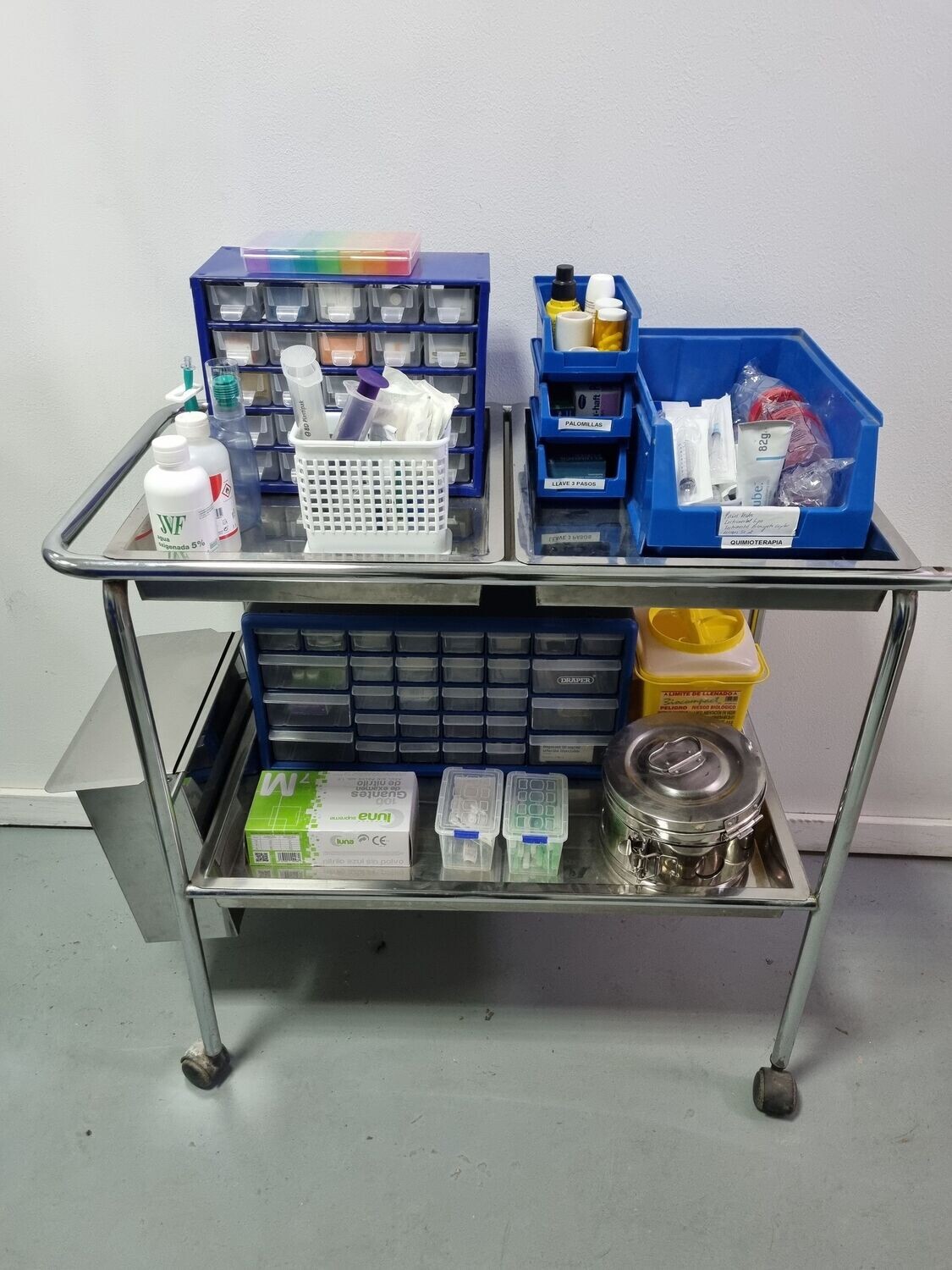 Carro medicamentos.
