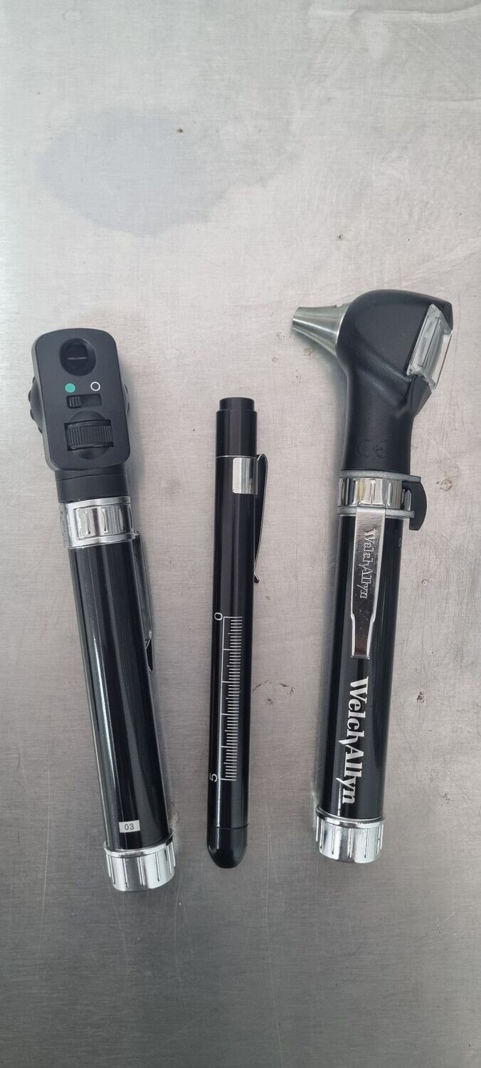 Juego de diagnóstico Welch Allyn. Estuche blando. Linterna pupilar.  Otoscopio y oftalmoscopio.