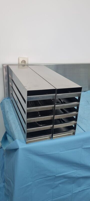 Rack acero inoxidable bandejas extraíbles.