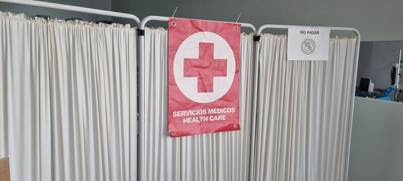 Cartel de campaña servicios médicos. Cartel Health Care.