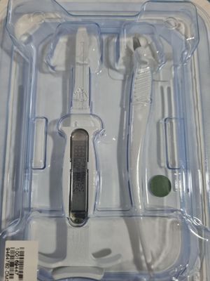 Alquiler Kit con pinza para traqueostomía.