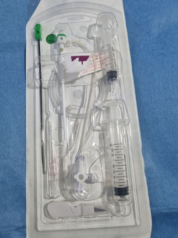 Kit de introductor de la arteria radial . Alquiler introductor.