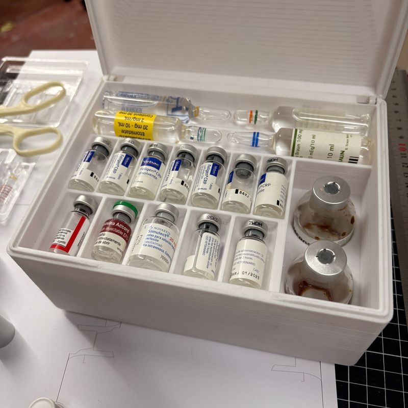 Ampulario inyectables. Alquiler atrezzo de laboratorios