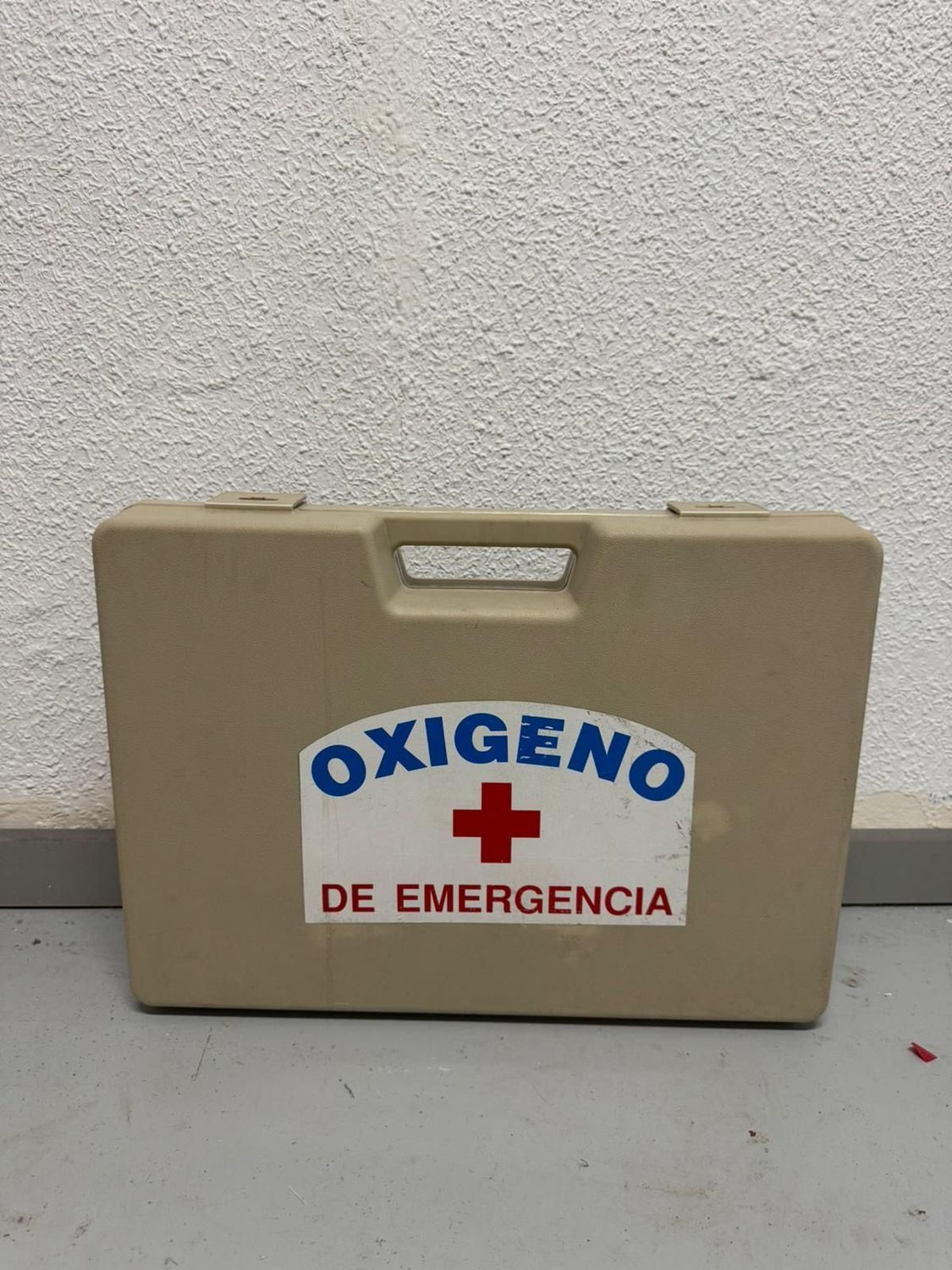 Maleta RCP años 2000. Alquiler maleta de oxigeno de emergencias. Maleta Oxi Kit 45.