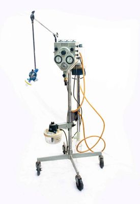 Respirador de presión positiva Bennett. Alquiler ventilador medico vintage. Respirador años 50.