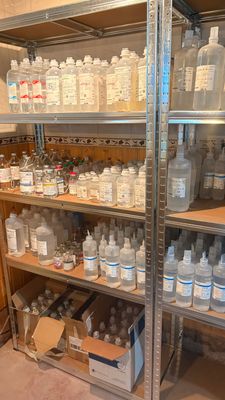 Almacén de sueros. Alquiler de sueros variados para almacén.