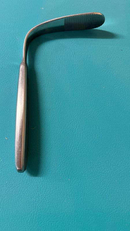 Baja lenguas. Alquiler depresor lingual quirúrgico. Baja lenguas. Alquiler depresor lingual quirúrgico.