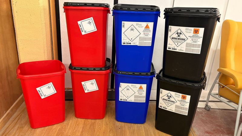 Contenedores para la gestión de residuos peligrosos. Alquiler contenedores de residuos. Contenedores para la gestión de residuos peligrosos. Alquiler contenedores de residuos.