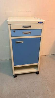 Mesilla hospitalaria Japonesa. Alquiler mesilla auxiliar hospitalaria. Mesilla hospitalaria Japonesa. Alquiler mesilla auxiliar hospitalaria.