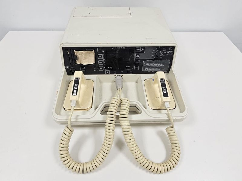 Monitor desfibrilador años 90. Alquiler desfibrilador Physio-Control LifePak 267. Monitor desfibrilador años 90. Alquiler desfibrilador Physio-Control LifePak 267.