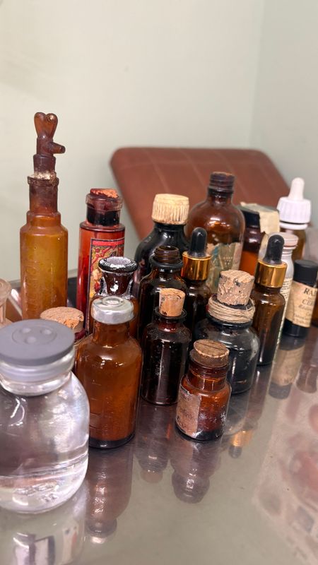 Frascos medicamentos antiguos. Alquiler