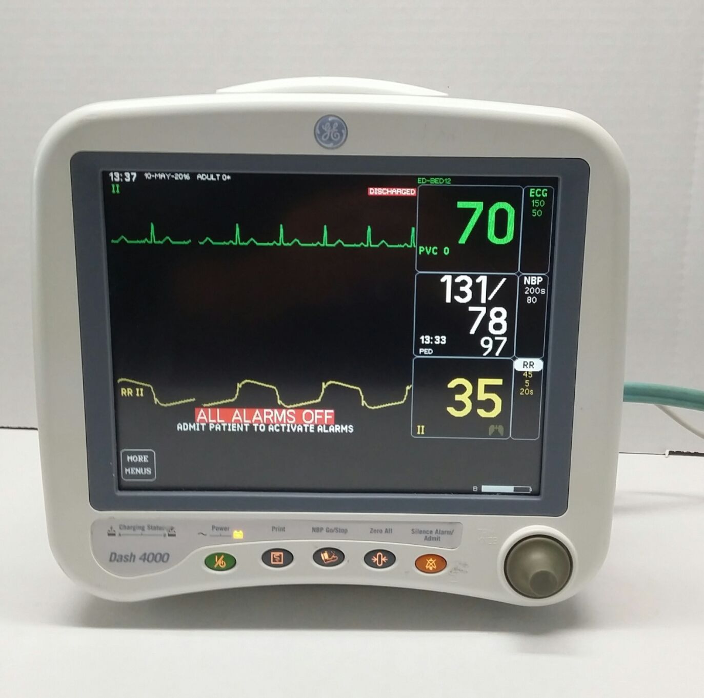 Monitor de paciente GE Healthcare Dash 4000. Alquiler monitor signos vitales años 2000.