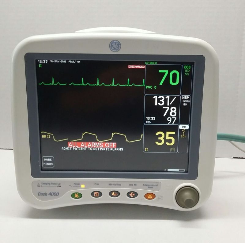 Monitor de paciente GE Healthcare Dash 4000. Alquiler monitor signos vitales años 2000.