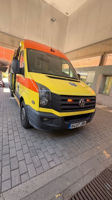 Ambulancia año 2015. Ambulancia UVI. Alquiler ambulancia para productoras de cine y televisión.