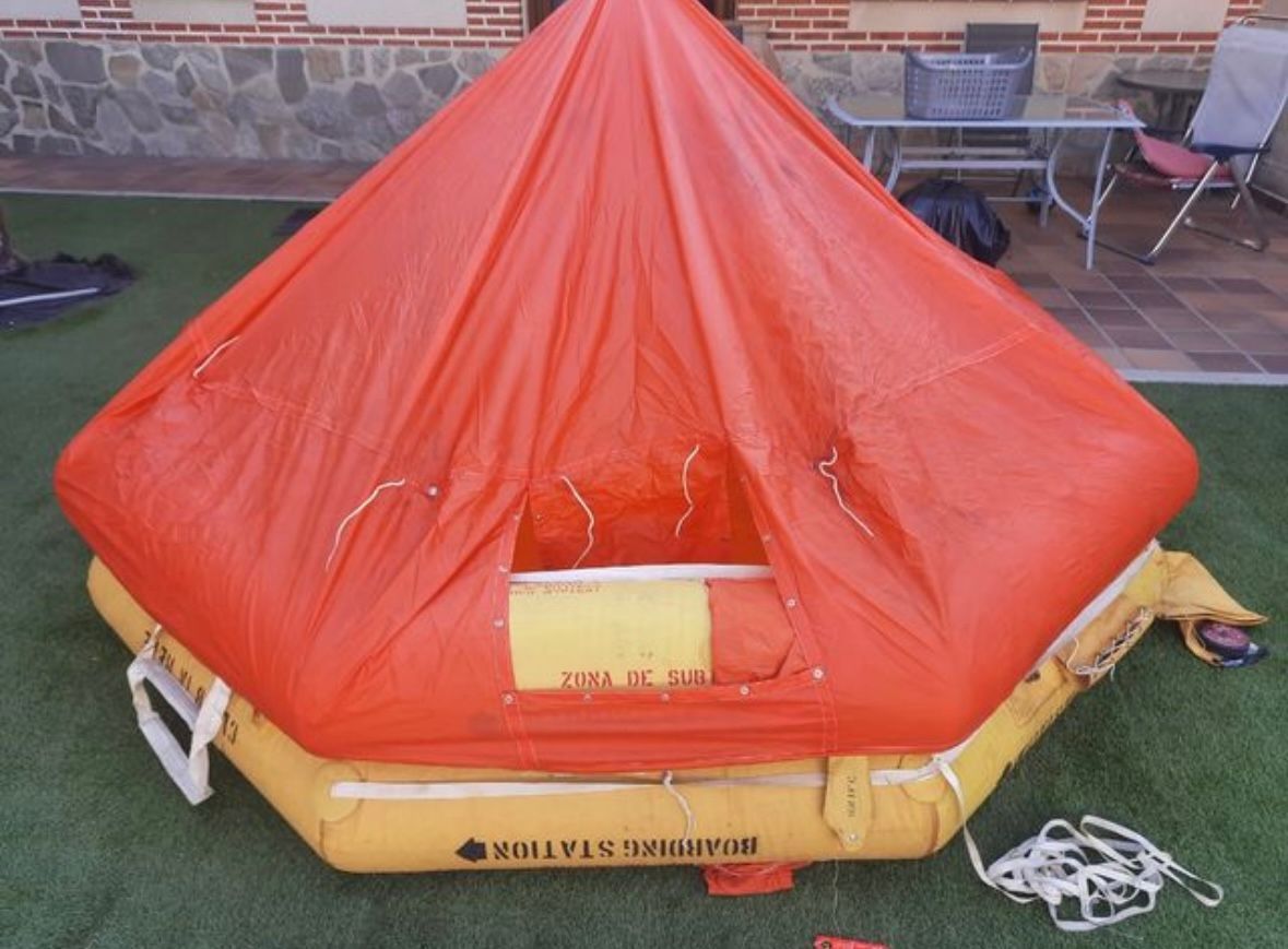 Balsa salvavidas autoinflable. Alquiler balsa salvavidas.