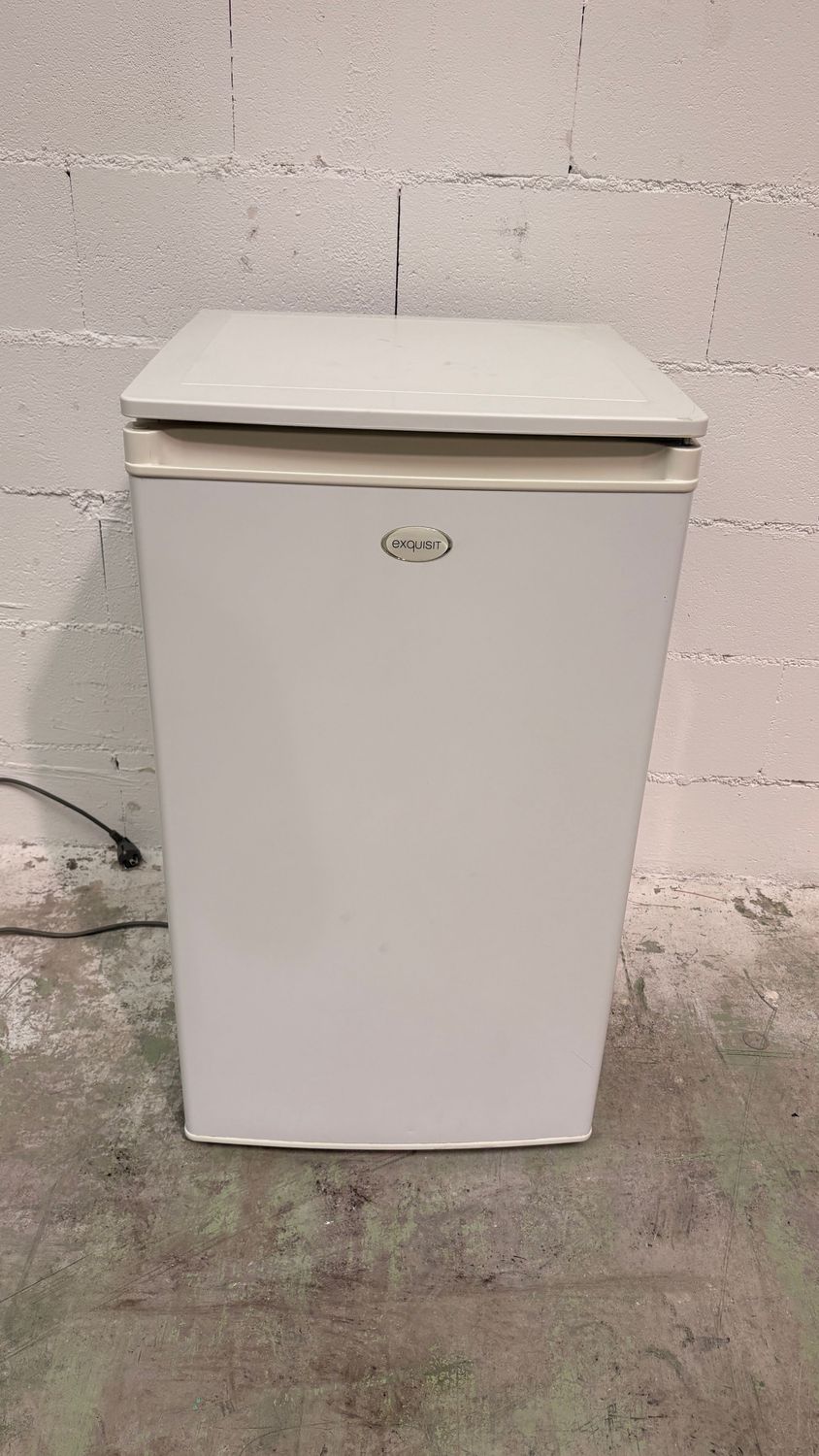 Frigorífico clínicas. Alquiler nevera de laboratorio o clínicas completo.