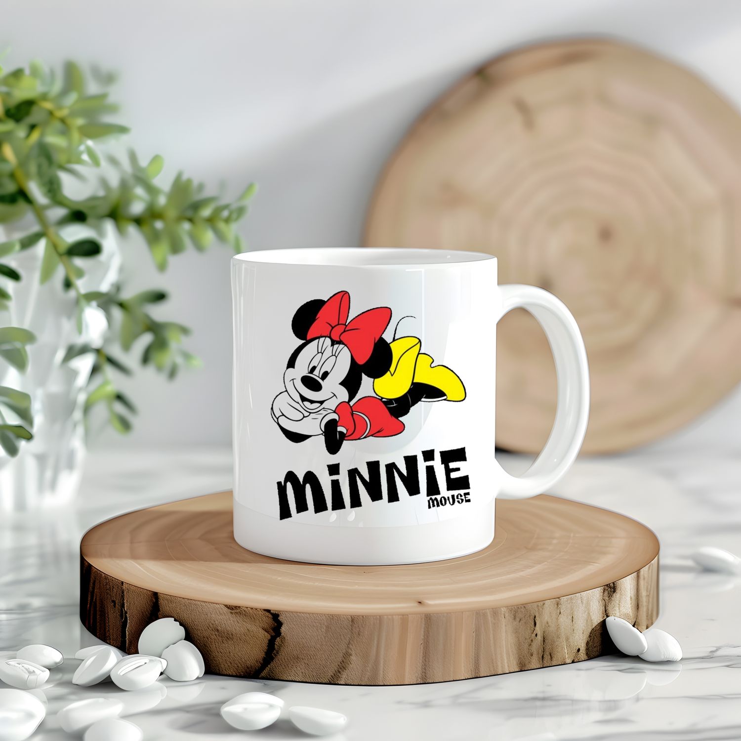 Posing Minnie Mouse Decal